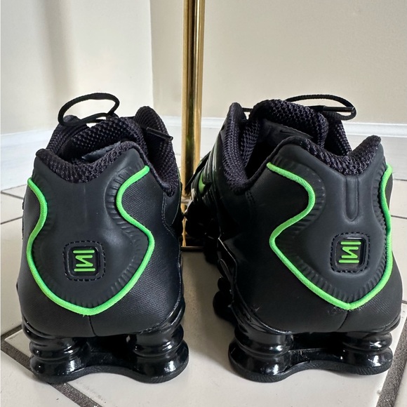 EUC Nike Men’s Shox TL Black/Green Sneakers - Size 11.5 - Picture 5 of 10